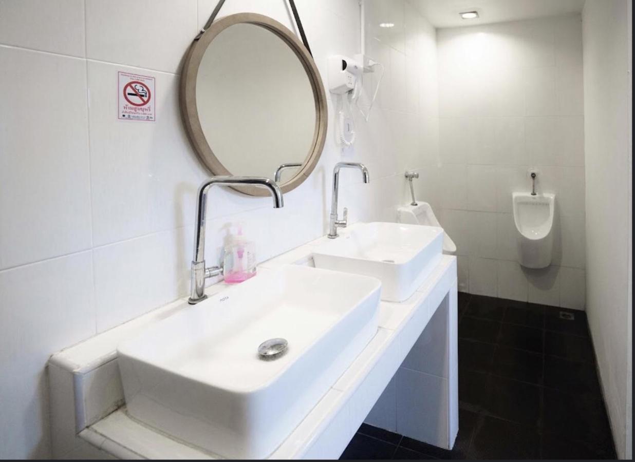 3Plus1 Hostel Patong Экстерьер фото